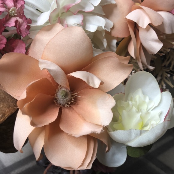 Silk Floral Arrangement - Picture 6 of 8